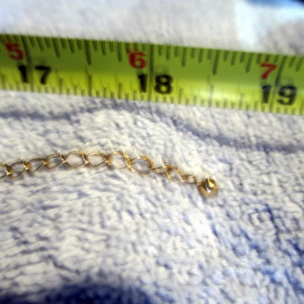 Cute 18 Inch Gold Tone Rectangle Pendant Necklace - Picture 7 of 7